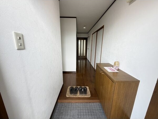 エステート上松の玄関写真