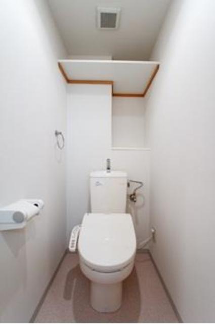トイレ　※写真は同タイプ住戸です。