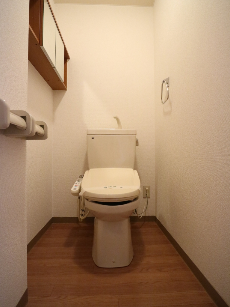 トイレ　写真は同型別物件・現況優先