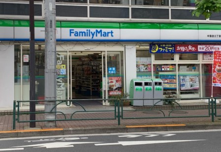 コンビニ　ファミリーマート中落合三丁目目白通り店（コンビニ）まで387m