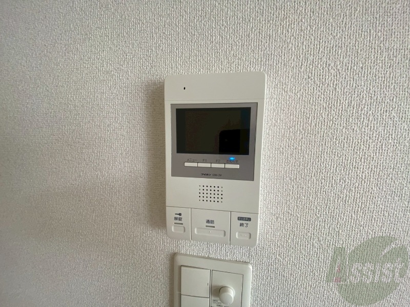 セキュリティ　ＴＶモニター付インターホンです。来客者の顔が見えるので安心！