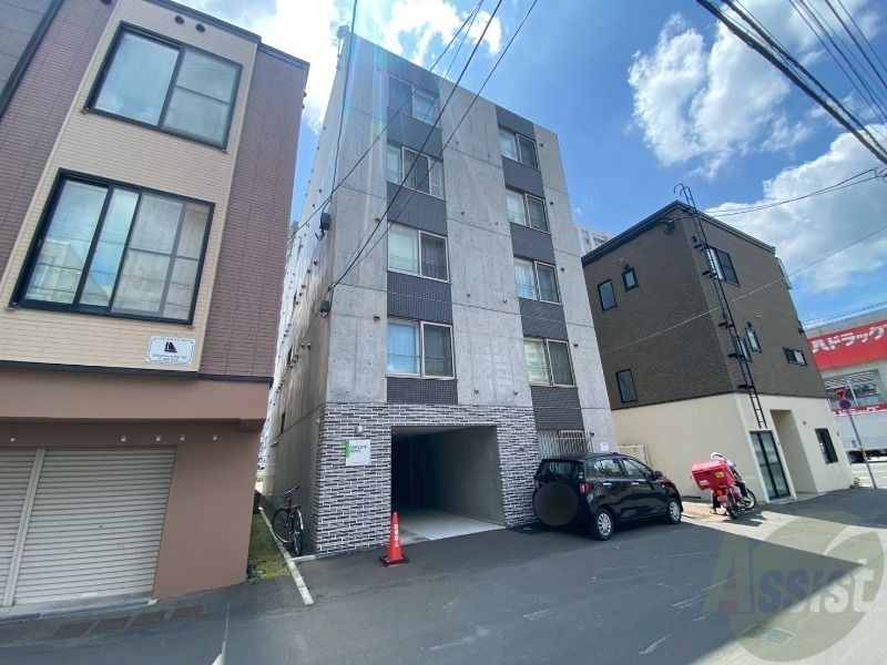 建物外観　札幌市中央区南４条「ナチュラルネスト札幌医大前」
