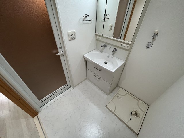洗面設備　コンパクトで使いやすい洗面所