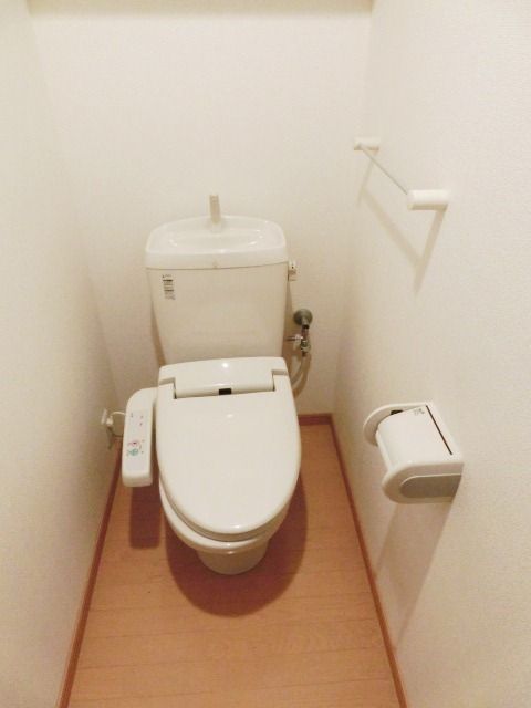 トイレ　ウォシュレット付きのトイレ