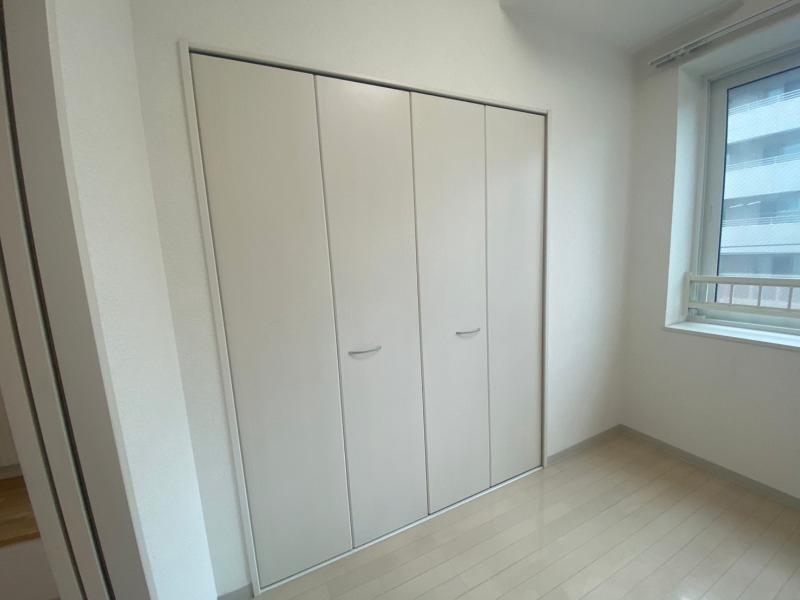 収納　寝室の収納です。部屋がすっきり片付きます。