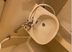 洗面設備　写真は102号室のものです