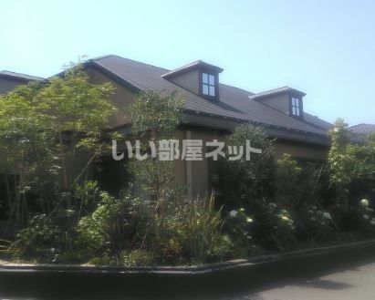 飲食店　むさしの森珈琲 所沢住吉店（飲食店）まで791m