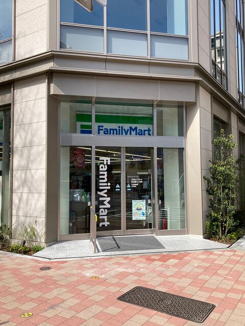 コンビニ　ファミリーマート 東日本橋三丁目店（コンビニ）まで140m