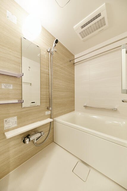 バス・シャワールーム　※写真は同タイプ住戸です。