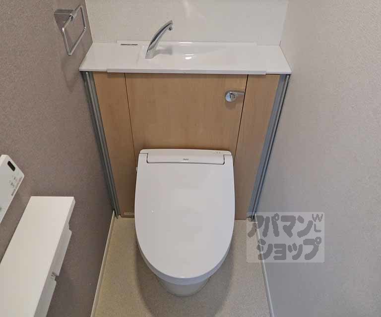 トイレ　２０２号室の室内写真です