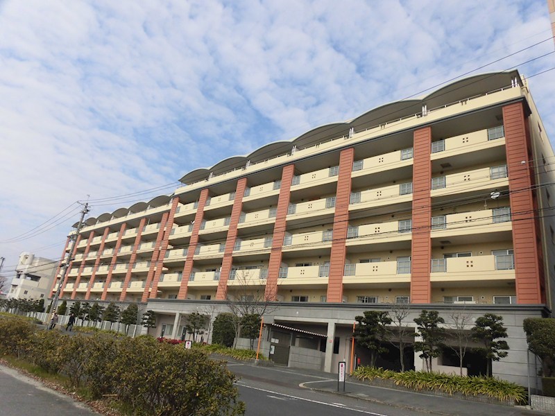 建物外観　平成8年築・琵琶湖湖畔マンション・周辺にはお買い物施設や薬局