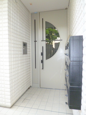 ロビー　★オートロック付きのエントランス★