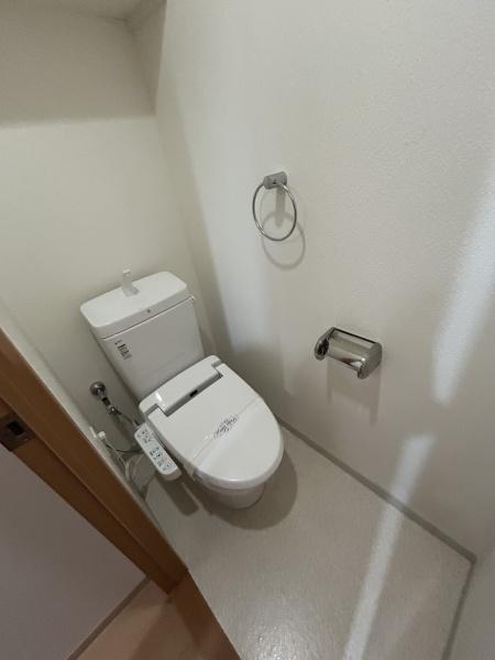 トイレ　ウォシュレット完備