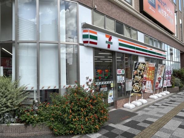 コンビニ　セブンイレブン（コンビニ）まで18m