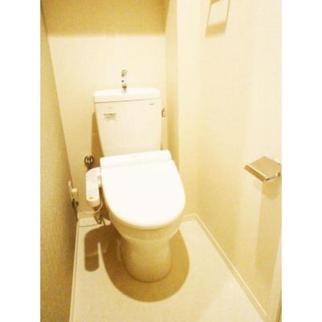 トイレ　※写真は同タイプ住戸です。