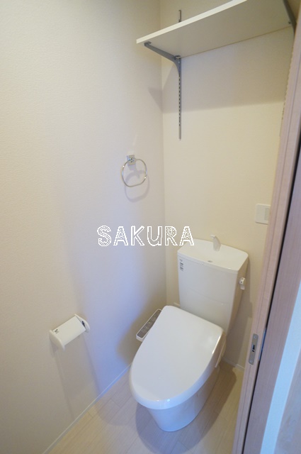 トイレ　落ち着いた色調のトイレです♪