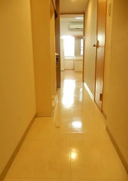 玄関　別部屋の画像を使用しております。