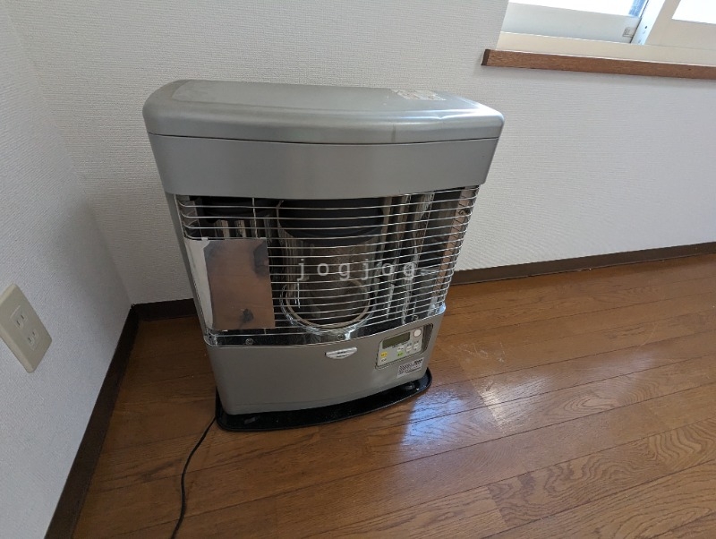 その他設備　灯油ＦＦ式ストーブ