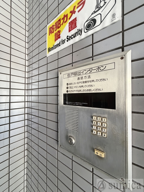 エントランス　オートロック完備・部外者はシャットアウト♪