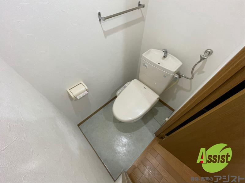 トイレ　ウォシュレット付きのトイレです。シャワートイレは日本の宝。