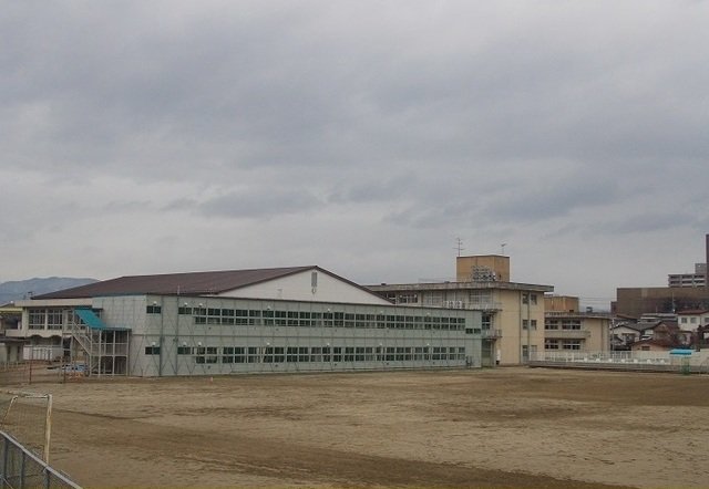 その他　福島市立岳陽中学校まで1300m