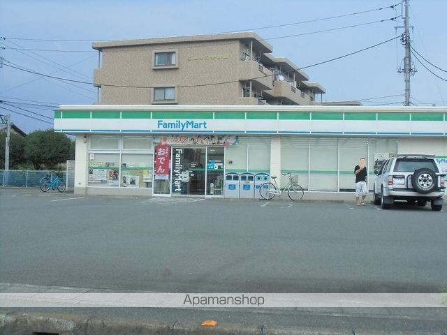 コンビニ　ファミリーマート（コンビニ）まで430m