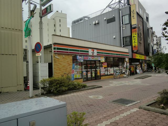 コンビニ　セブンイレブン（コンビニ）まで110m
