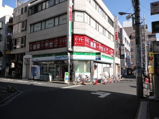 コンビニ　ファミリーマートさいたま桜木町店（コンビニ）まで351m