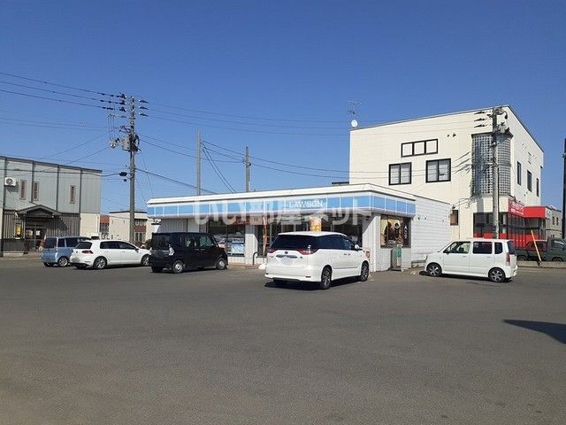 コンビニ　ローソン 青森八ツ橋店（コンビニ）まで545m