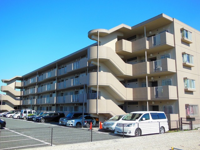 建物外観　南東向き