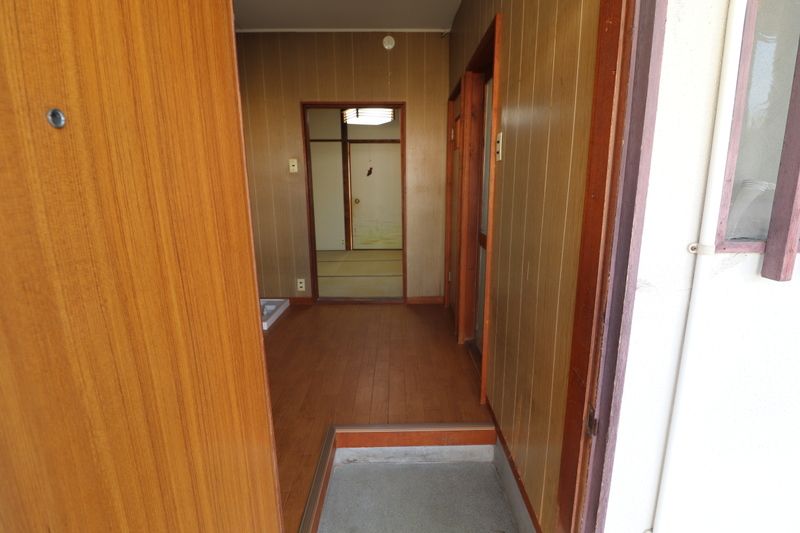 ＪＲ山陽本線 垂水駅 徒歩19分 2階建 築56年の玄関写真