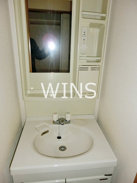 洗面設備　別部屋参考写真です