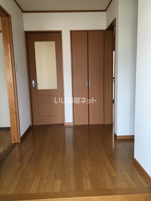 シャインIIの玄関写真