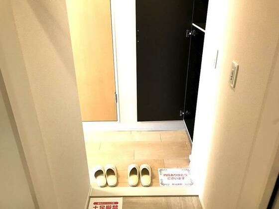 玄関　※別部屋参考写真