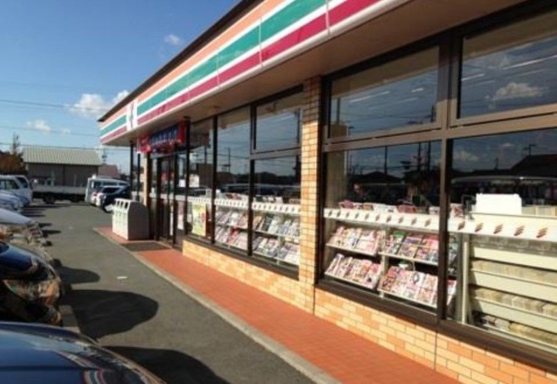 コンビニ　セブンイレブン浜松入野町店（コンビニ）まで534m