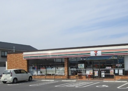 コンビニ　セブンイレブン彦根南川瀬町店（コンビニ）まで429m