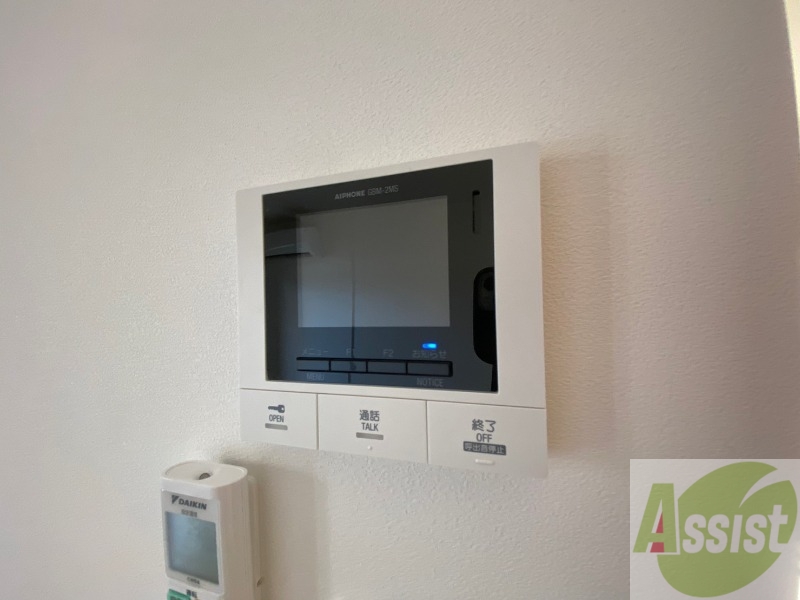 セキュリティ　ＴＶモニター付インターホンです。来客者の顔が見えるので安心！