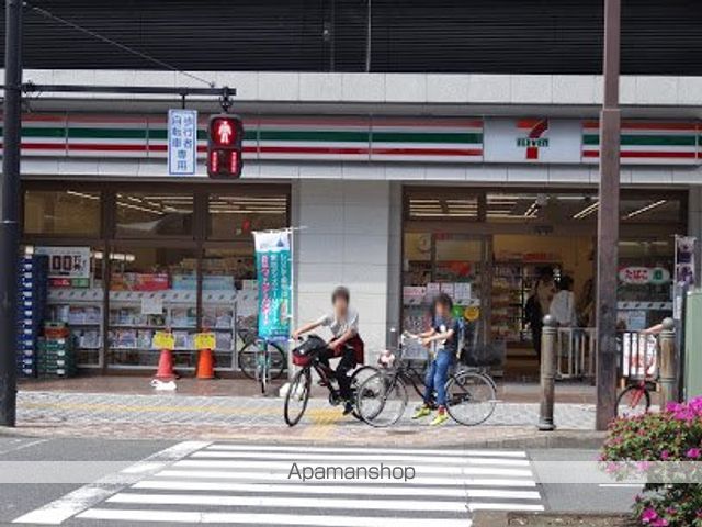コンビニ　セブンイレブン（コンビニ）まで390m
