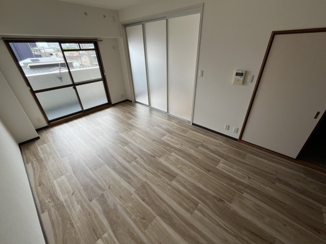 ヴィクトワール西宮久保町の居間写真