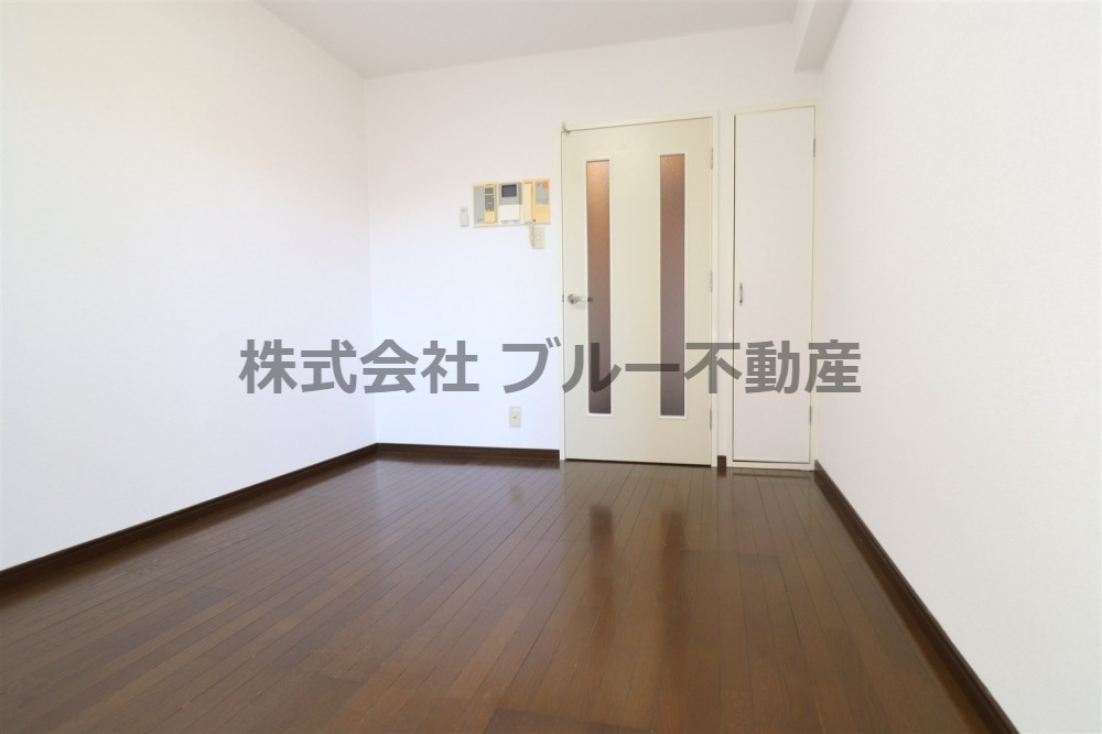 居室・リビング　室内