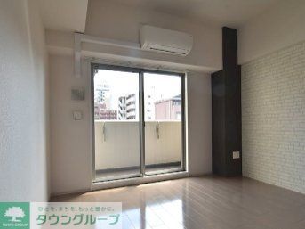 SEST新大阪の居間写真