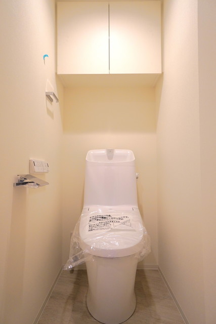 ＪＲ山手線 上野駅 徒歩9分 15階建 築3年のトイレ写真
