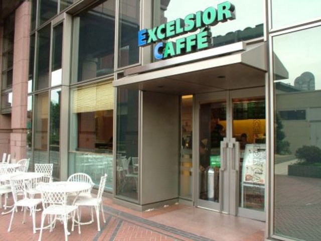 飲食店　エクセルシオールカフェ恵比寿ガーデンプレイス店（飲食店）まで424m