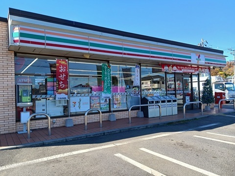 コンビニ　セブンイレブン（コンビニ）まで1000m