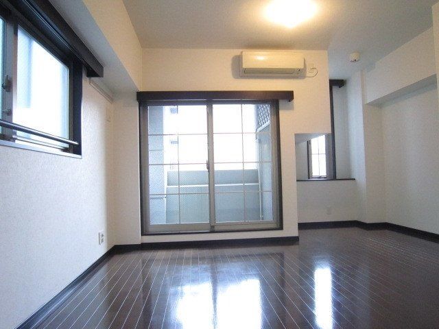 東京メトロ半蔵門線 半蔵門駅 徒歩1分 9階建 築21年の居間写真
