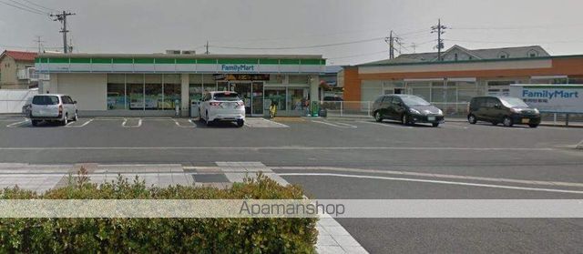 コンビニ　ファミリーマート（コンビニ）まで207m