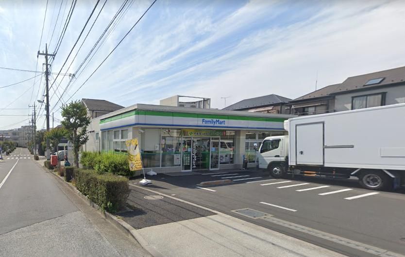 コンビニ　ファミリーマート板橋三園店（コンビニ）まで580m