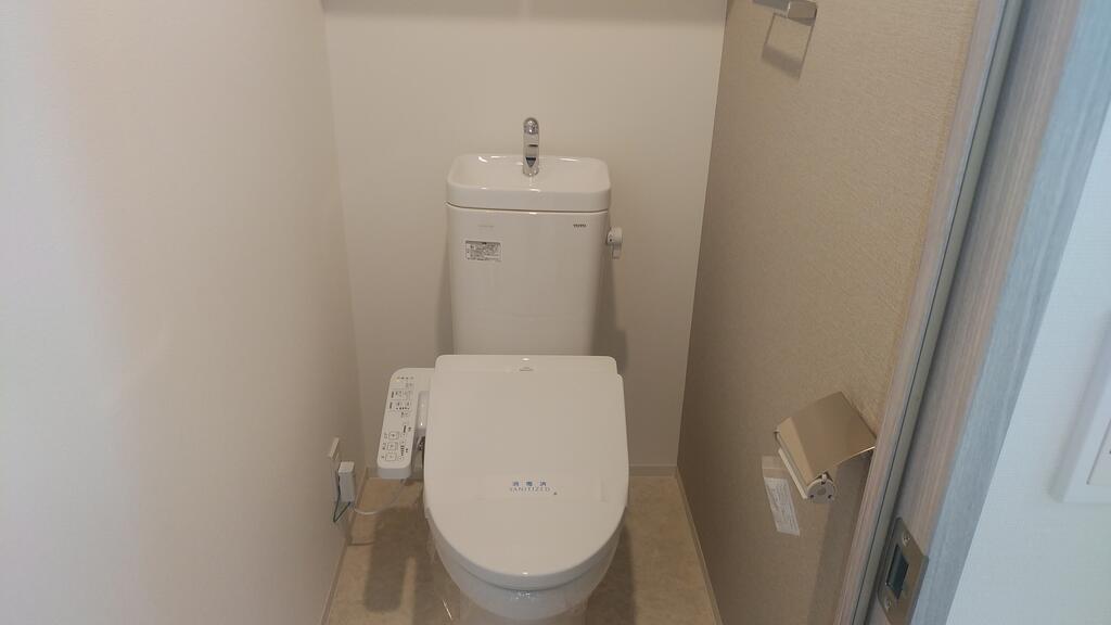 トイレ　【参考】同建物内の別のお部屋の画像です