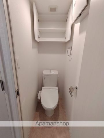 地下鉄御堂筋線 西中島南方駅 徒歩4分 10階建 築5年のトイレ写真