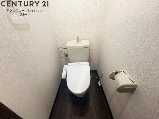 トイレ　温水洗浄便座付きのトイレです♪